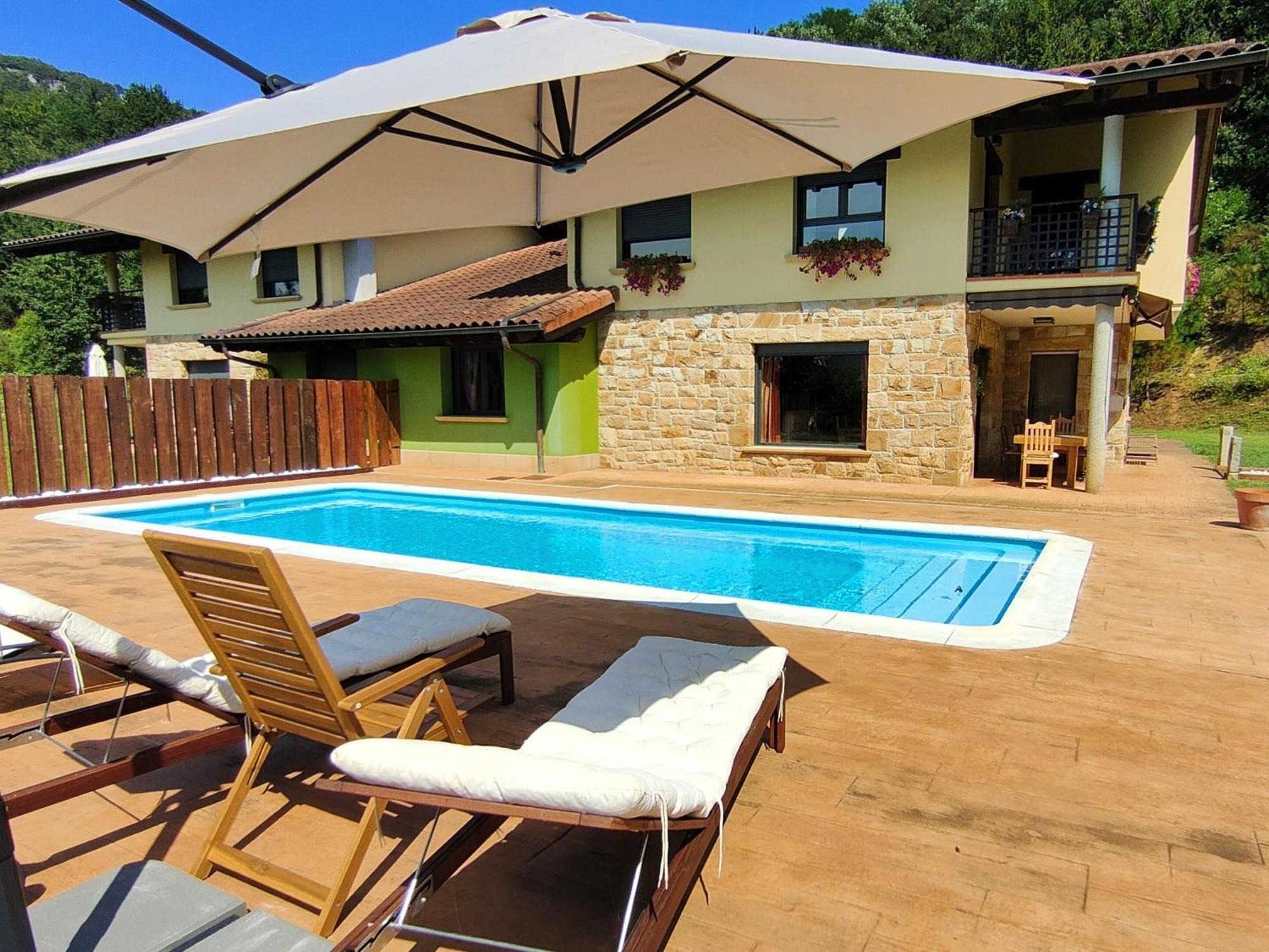 Chalet Con Piscina Climatizada En La Naturaleza Areatza Eksteriør bilde